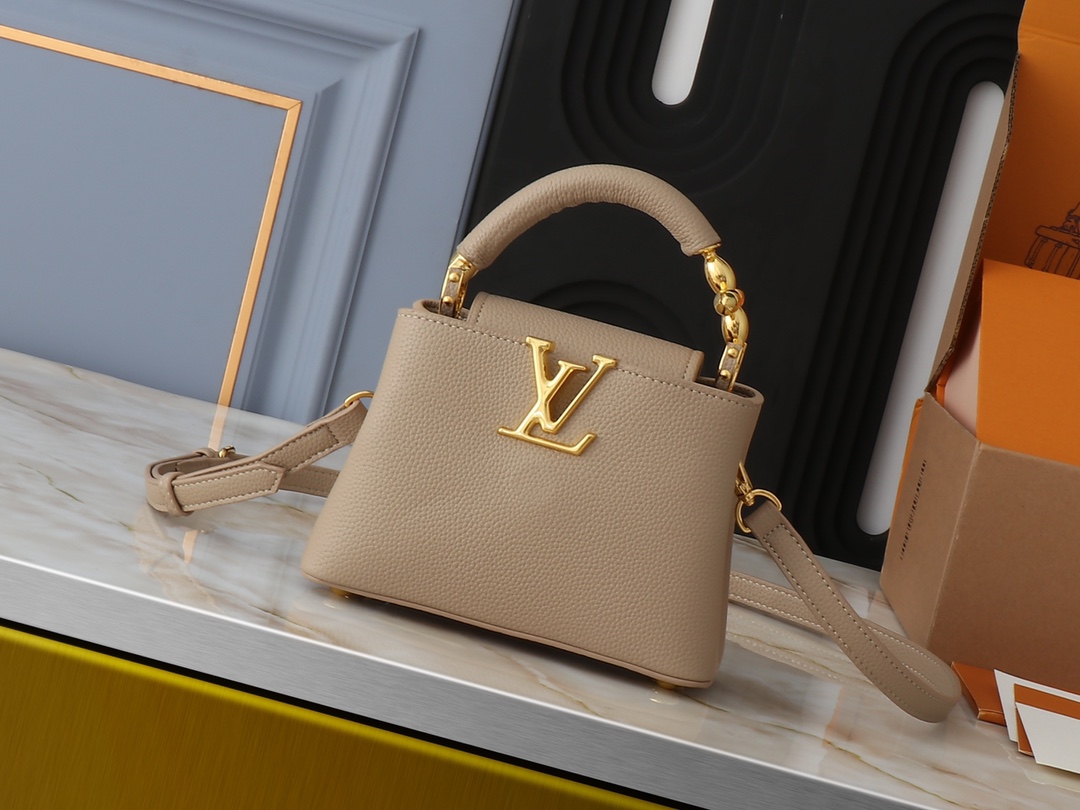 LV Classic Handbag Monogram Canvas Monogram Pattern 1684